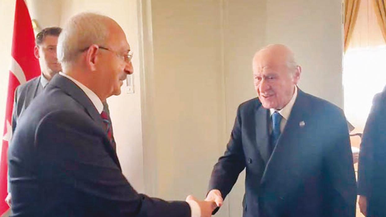 Meclis'te sıcak buluşma! Bahçeli, Kılıçdaroğlu ile sürpriz bir görüşme yaptı