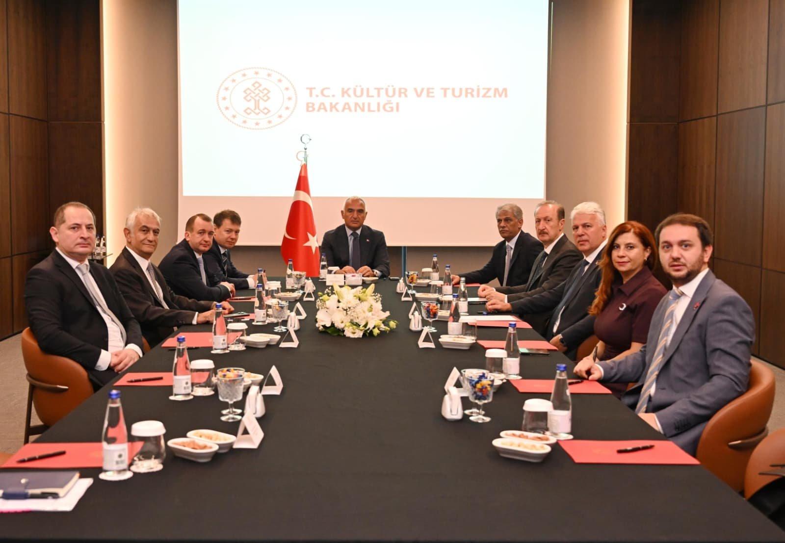 Rusya ile önemli temas... Bakan Ersoy: Hava ulaşımı ve uçuş sayısı artıyor