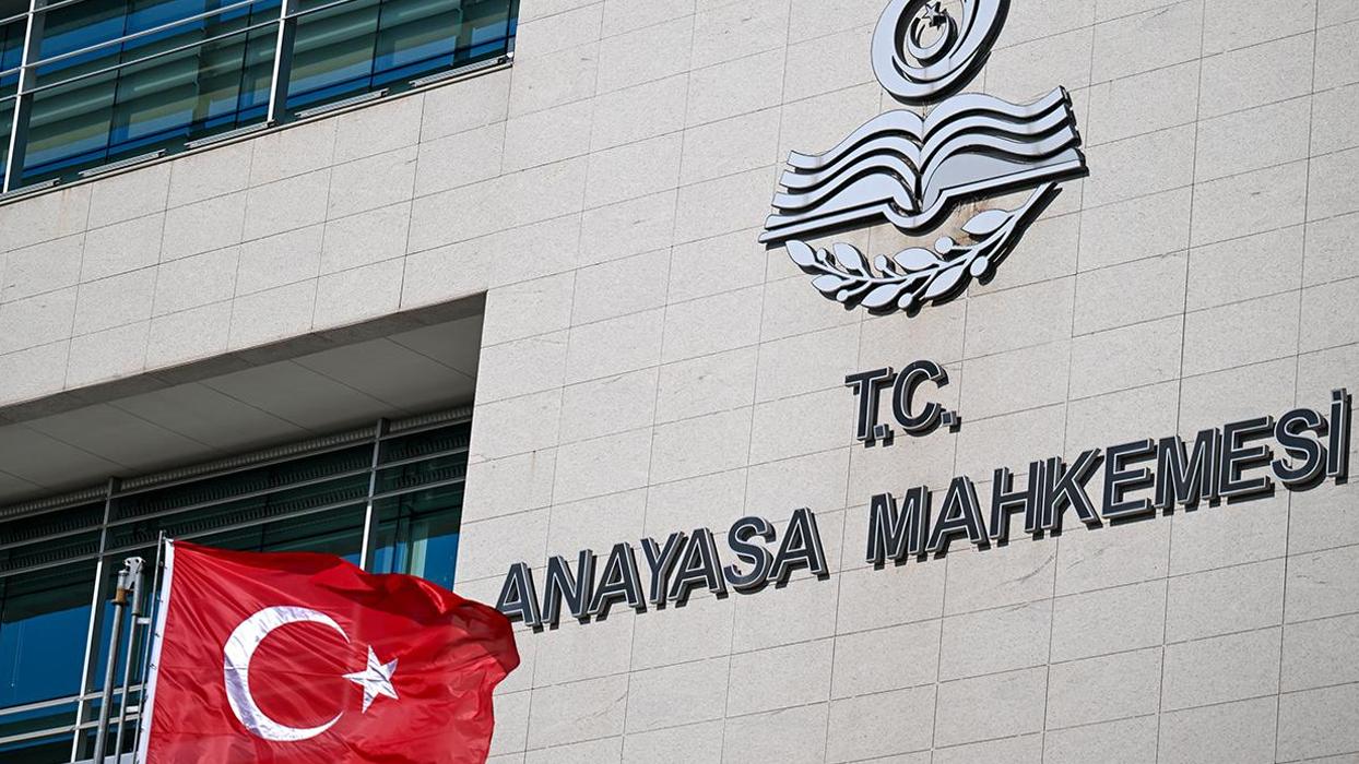 Anayasa Mahkemesi, 15 siyasi partinin sorumlularına suç duyurusunda bulunulmasına karar verdi