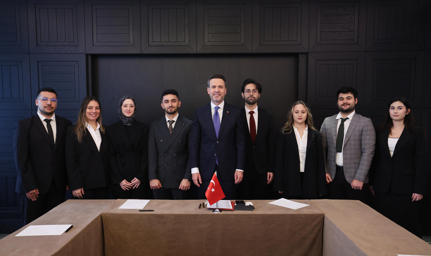 Yeni hedef Sinop ve Trakya: Bakan Bayraktar Moskova'da geleceğin nükleer kadrosuyla buluştu