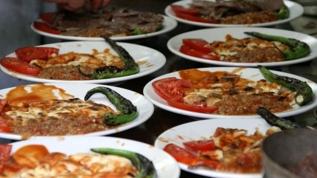 How to Make Authentic Turkish Bursa Doner Kebab: Traditional Techniques and Tips