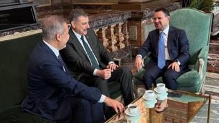 Brüksel'de güçlü diplomasi mesaisinde bakanların sıcak sohbeti