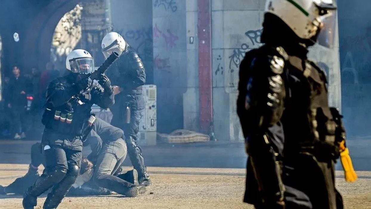 Brüksel'deki öğrenci gösterilerinde polis şiddeti iddialarına ilişkin 26 şikayet