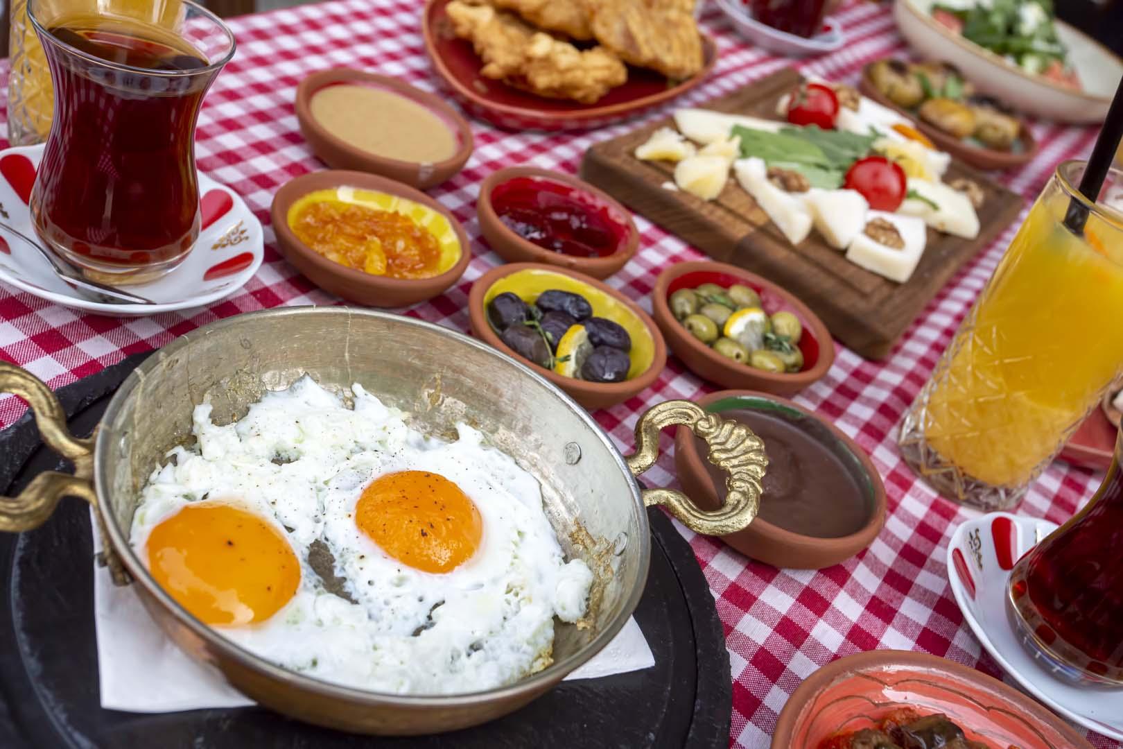Kahvaltıdan iki saat sonra neden acıkırız?