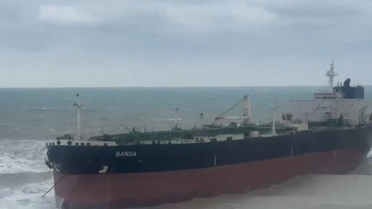 Ulaştırma ve Altyapı Bakanlığı'ndan Sarıyer açıklarında başarılı müdahale: Liberya bayraklı dev tanker kurtarıldı