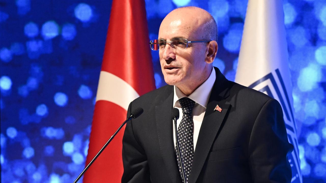 Bakan Şimşek: Türkiye düşük borçluluk düzeyi ile ekonomik şoklara karşı daha dayanıklı