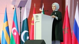 Emine Erdoğan, Özbekistan'da düzenlenen zirve kapsamında açılan sergiyi ziyaret etti
