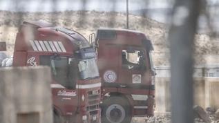 İsrailli milletvekili ve Meclis adayları Gazze Şeridi'ne yardım taşıyan tırların önünü kesti