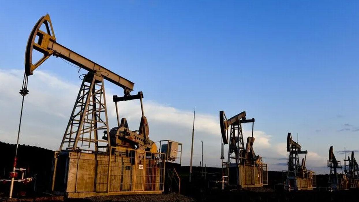 Petrol fiyatı arz endişeleriyle 111 doları aştı