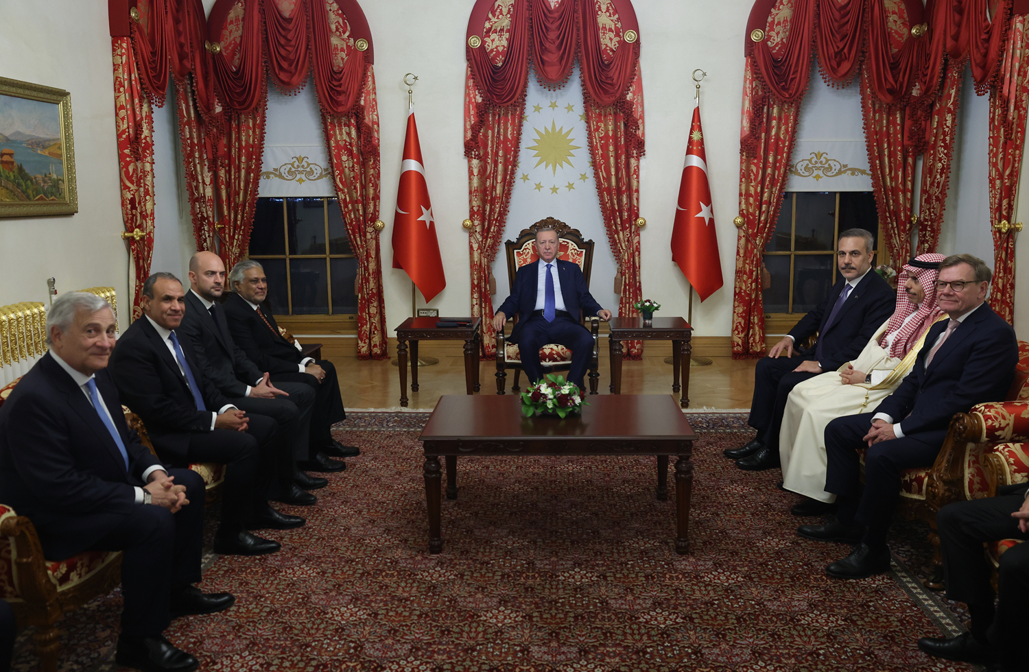 Cumhurbaşkanı Erdoğan R4+E3 Dışişleri Bakanlarını kabul etti
