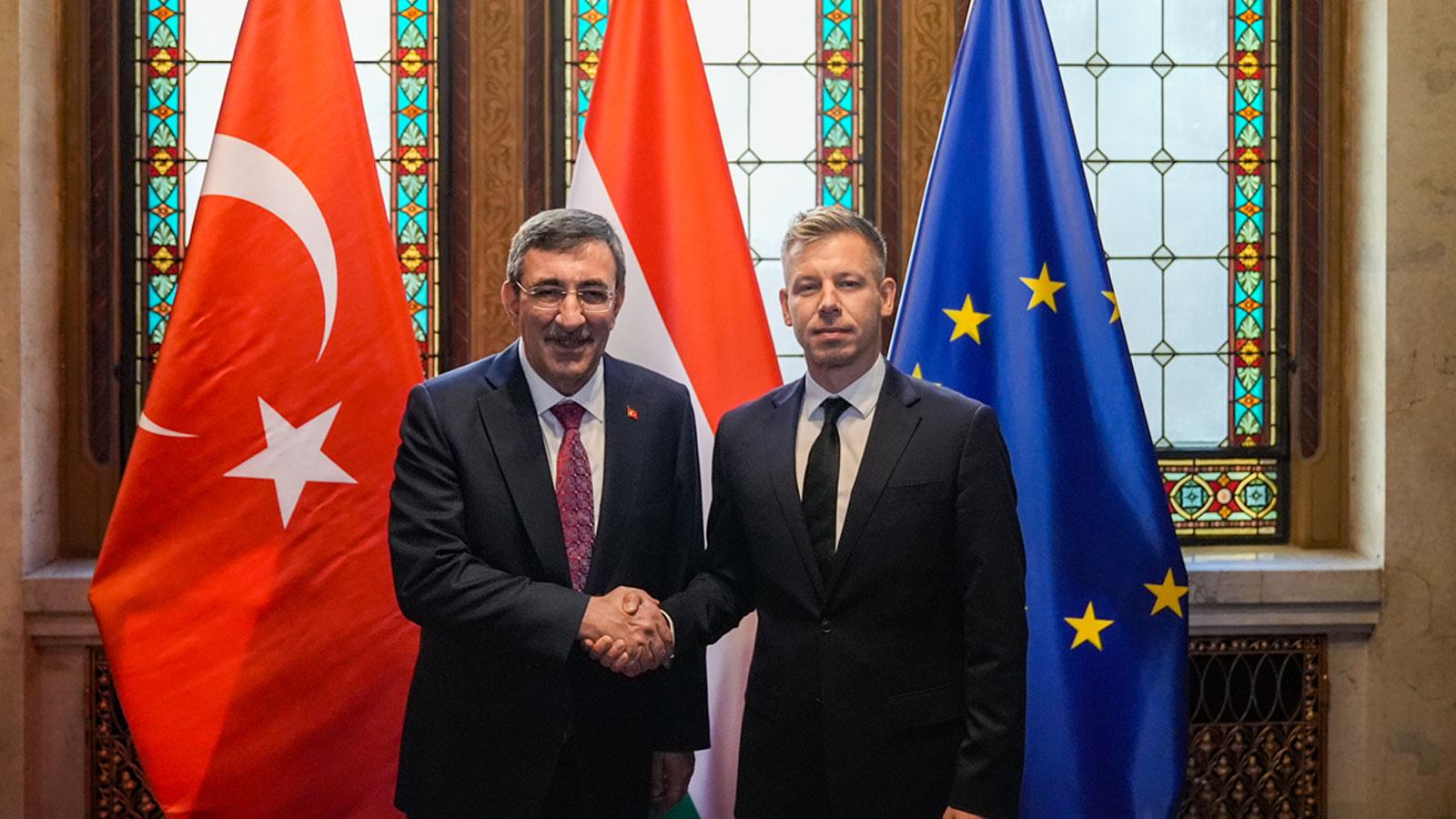 Cumhurbaşkanı Yardımcısı Yılmaz, Macaristan Başbakanı Magyar ile görüştü