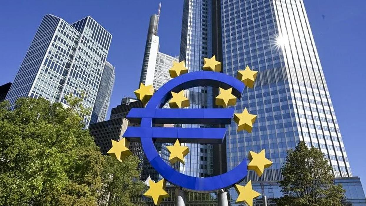 Avro Bölgesi'nde bankalar kurumsal kredilerde standartları sıkılaştırdı