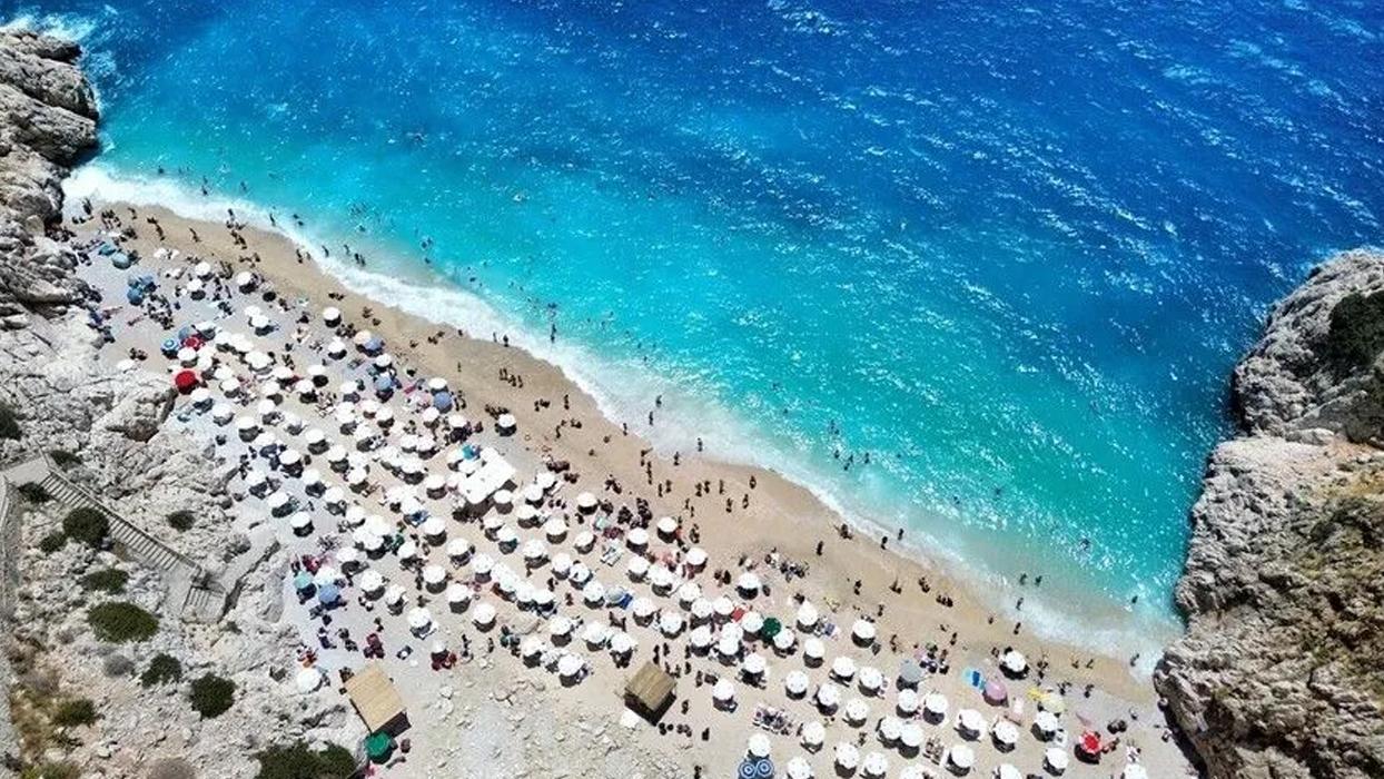 Türkiye'nin 2027'de 70 milyar dolar turizm gelirine ulaşması hedefleniyor