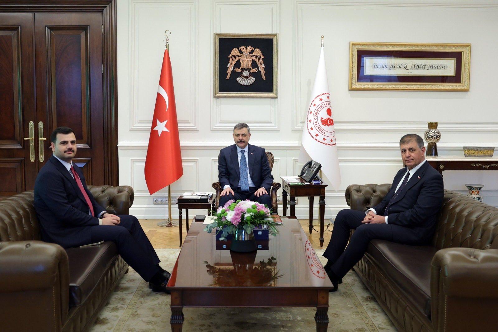 Bakan Çiftçi, AK Partili Tugay'ı kabul etti