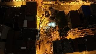 Beyoğlu'nda 4 katlı metruk bina çöktü