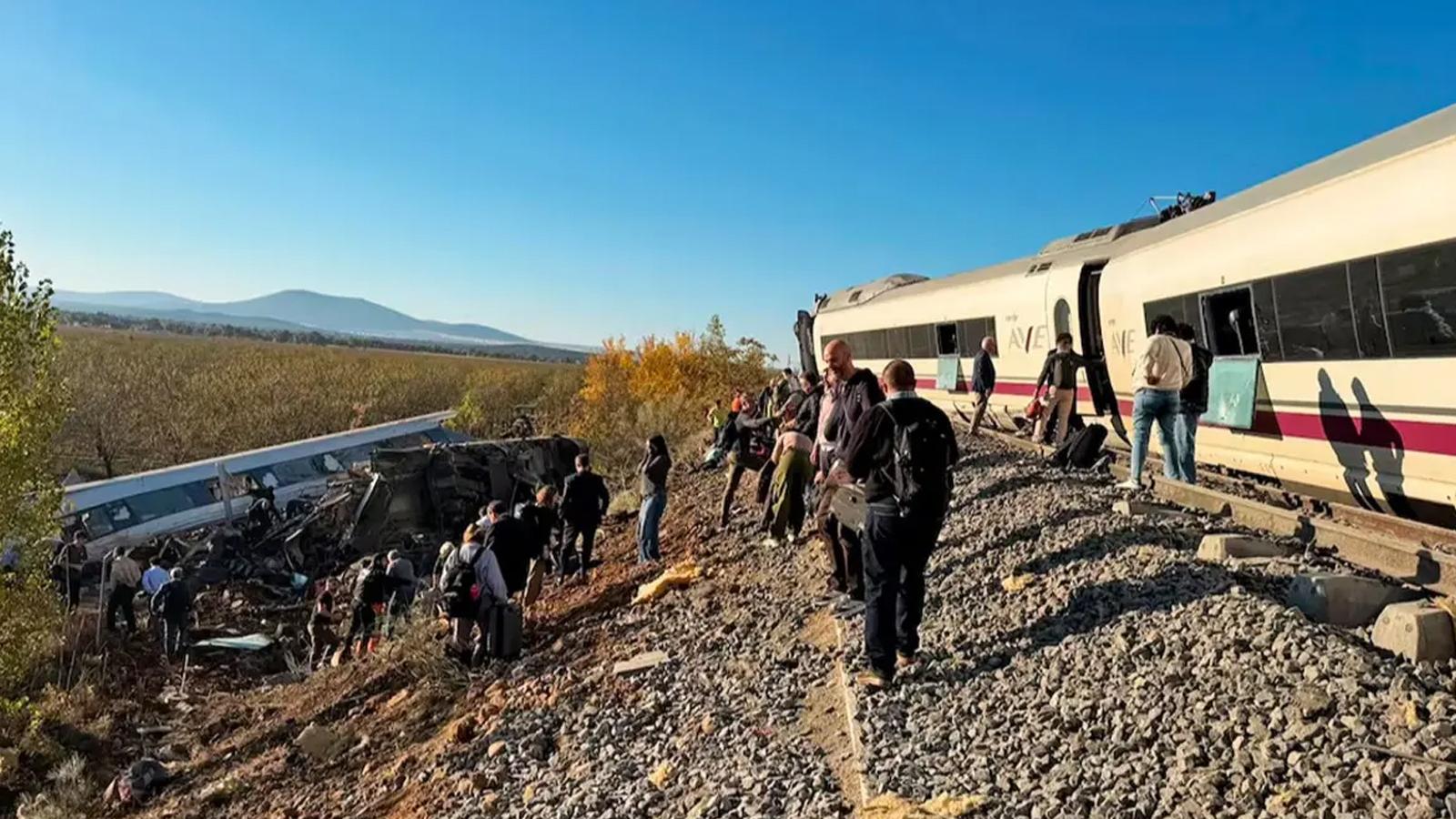 Madrid-Endülüs seferinde tren kazası: En az 10 ölü, hızlı yolcu trenleri çarpıştı!