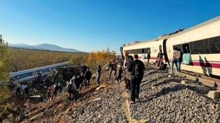 İspanya'da hızlı trenler çarpıştı: Ölü ve yaralılar var