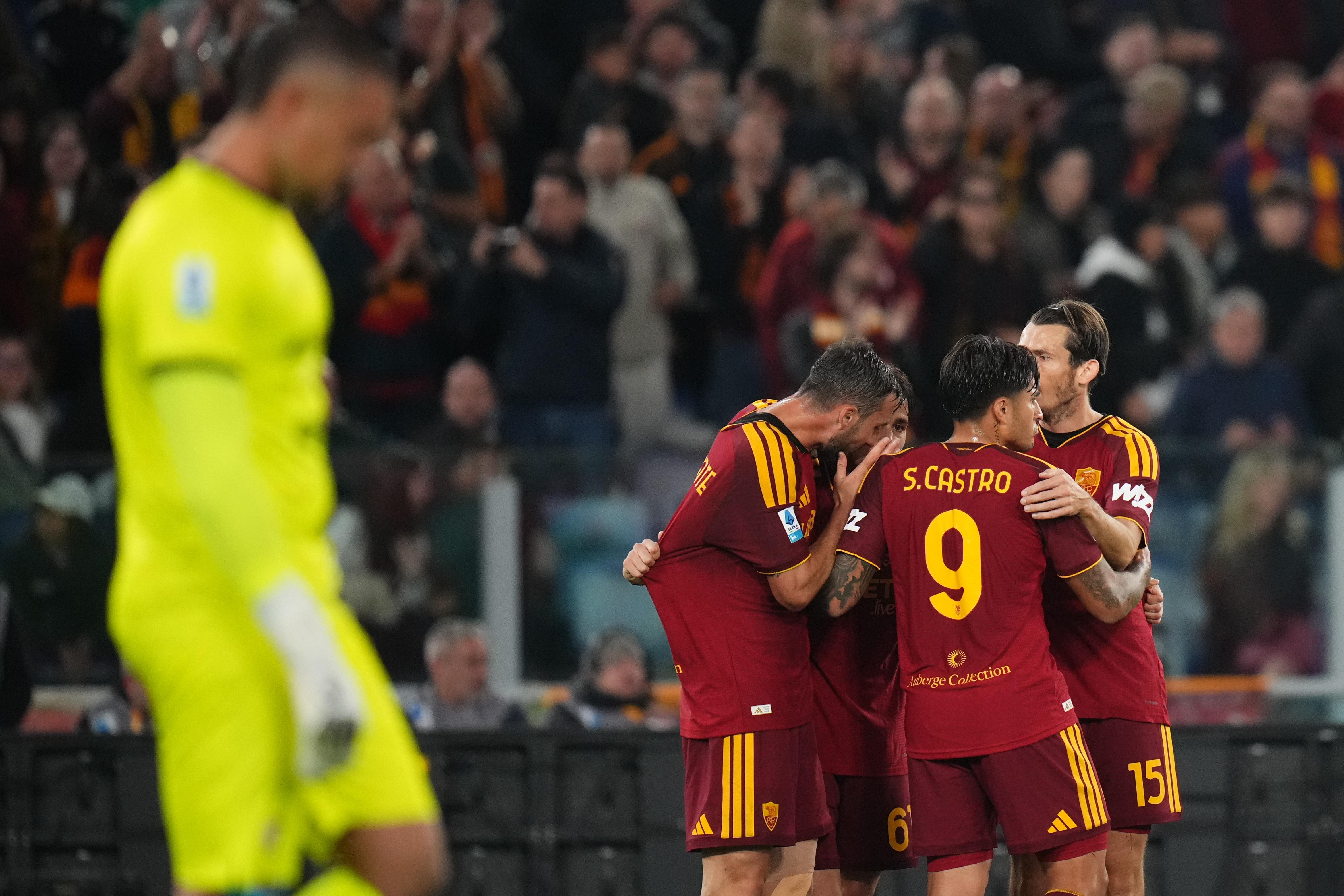 Roma, Cagliari karşısında son 5 dakikada kazandı!