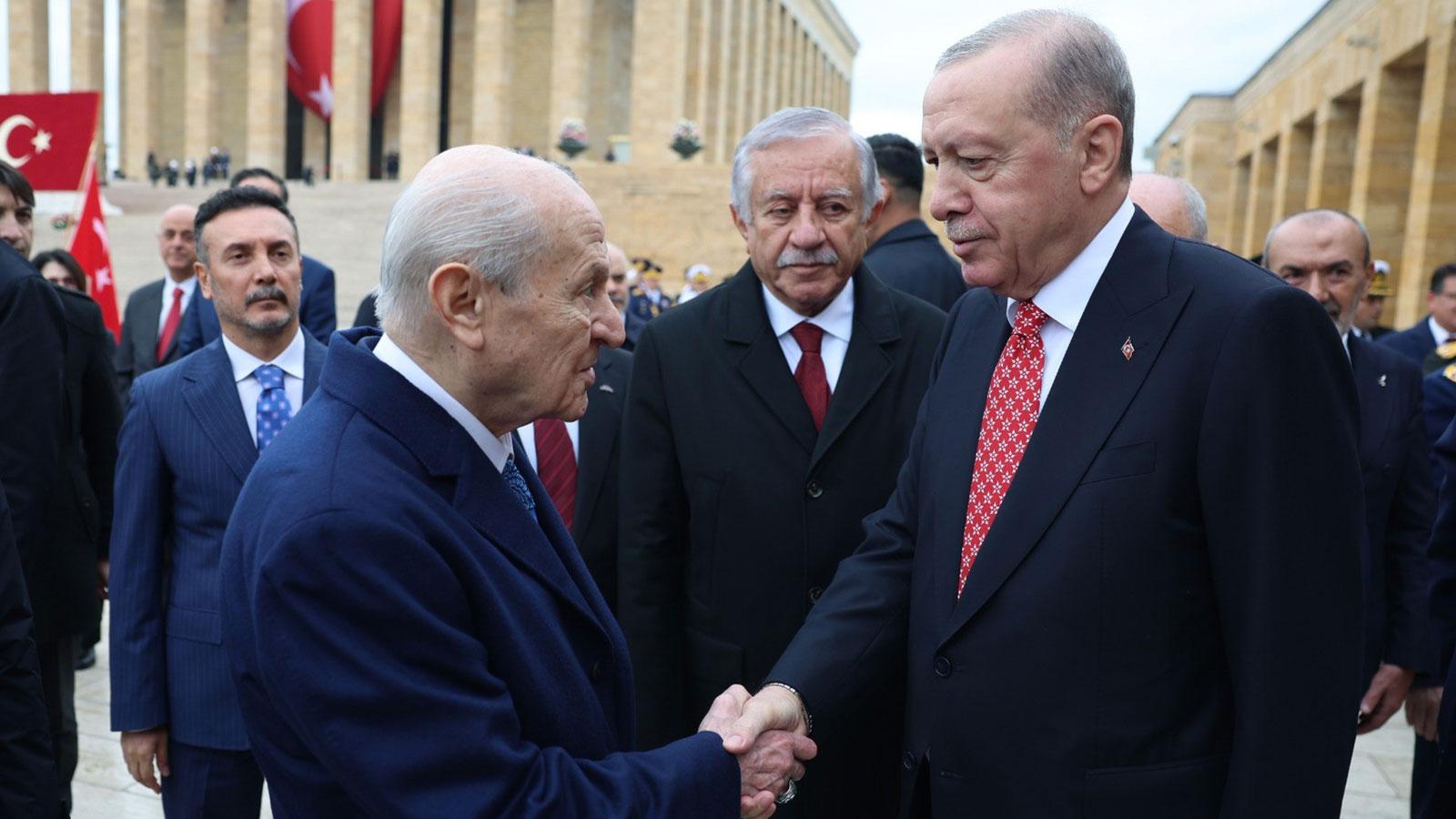Cumhurbaşkanı Erdoğan'ın Anıtkabir törenindeki kravatında KAAN detayı