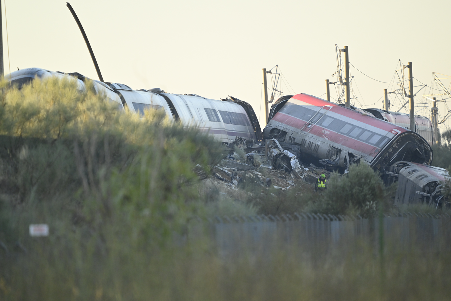 İspanya'daki tren faciası! Ölü sayısı 74'e yükseldi