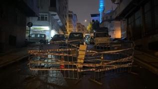 Gaziosmanpaşa'da sağanak sonrası yolda çökme meydana geldi