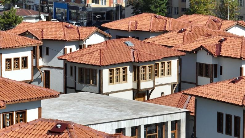 Osmanl&amp;#x131; ve Sel&amp;#xE7;uklu mahalle mimarisi kente geri d&amp;#xF6;n&amp;#xFC;yor: A&amp;
