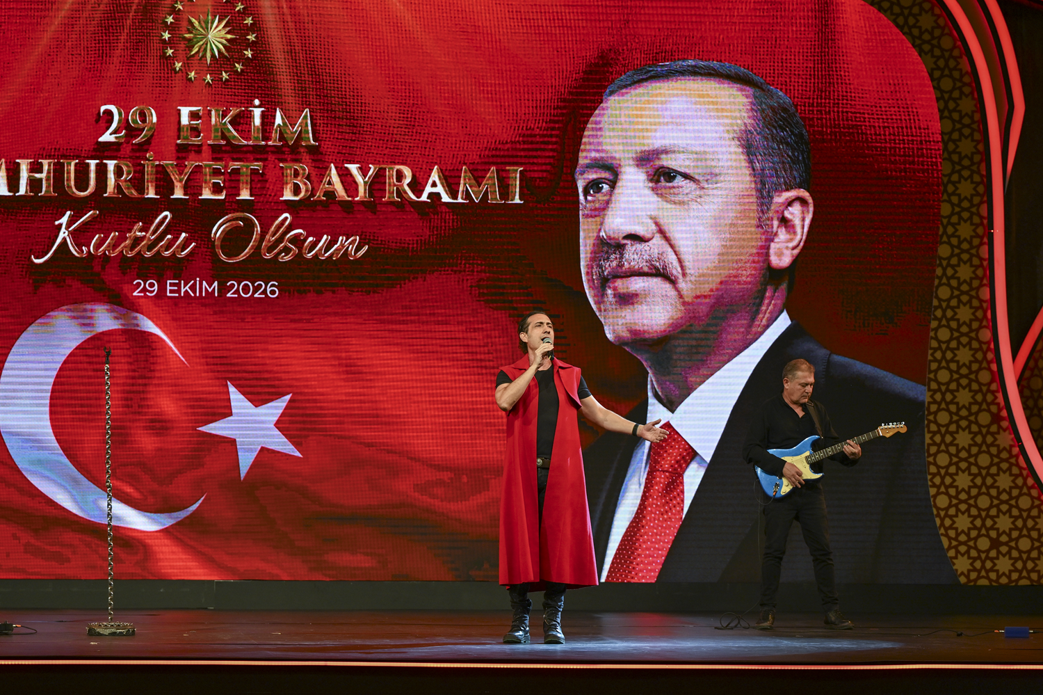 Sanatçı Kıraç, Cumhurbaşkanı Erdoğan'a ithafen okudu: Endamın Yeter