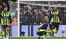 Manchester City deplasmanda Aston Villa'ya 2-1 yenildi