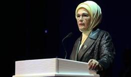 Emine Erdoğan'dan 'ateşkese' paylaşımı: Tüm insanlık için hayırlara vesile olmasını diliyorum