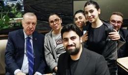 Ankara'da sürpriz ziyaret! Cumhurbaşkanı Erdoğan, kafede vatandaşlarla sohbet etti