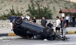 Safranbolu'da otomobil devrildi: 3 yaralı!
