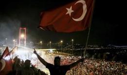 FETÖ'cü hainlerin kalkışmasına geçit verilmedi.... Millet 'Terörsüz Türkiye'nin yolunu açtı