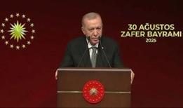 Külliyede 30 Ağustos Zafer Bayramı... Cumhurbaşkanı Erdoğan: Mazisiyle irtibatı kopmuş kökler geleceğe güvenle yürüyemez
