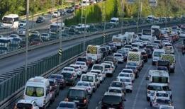 İstanbul'da okulların açılmasıyla trafik yoğunluğu başladı