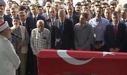 Hamdi Kılıç'a son görev! Cumhurbaşkanı Erdoğan cenaze törenine Hamdi Kılıç'a son görev! Cumhurbaşkanı Erdoğan: Rabbim taksiratını hasenata tebdil etsin