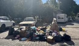 Körfez kokusuna toplanmayan çöpler de eklendi! İzmirliler evlerini terk etme noktasına geldi!