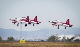Türk Yıldızları Filo Komutanı Yarbay Kürşat Kömür: Gençlerle TEKNOFEST'te buluştuk!