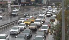 İstanbul'da trafik kilit: Sağanak yağış sonrası yoğunluk oluştu