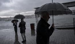 Bu hafta plan yapanlar dikkat! Sıcaklıklar daha da düşüyor... Meteoroloji uzmanı uyardı: Yağış geliyor