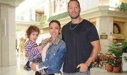 Neşeli aile pozu! Avatar Atakan sosyal medyada gündem oldu