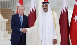 Cumhurbaşkanı Erdoğan Katar'da! İki ülke arasında imzalar atıldı