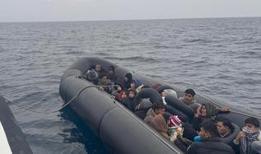 İzmir'de 128 düzensiz göçmen yakalandı