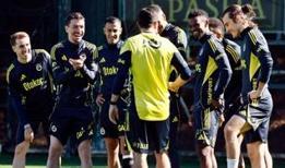 Fenerbahçe'de derbi mesaisi başladı