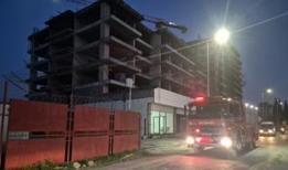 İnşaatta feci olay! Üzerine çelik kalıp düşen kişi yaşamını yitirdi