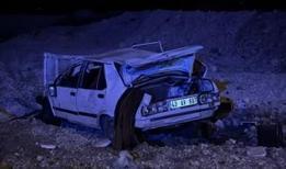 Kütahya'da tarlaya savrulan otomobilin sürücüsü yaralandı