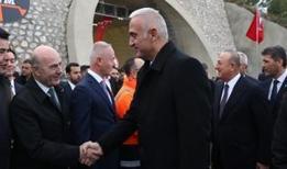 Bakan Ersoy: Turizm stratejimizi dünya örnek alıyor