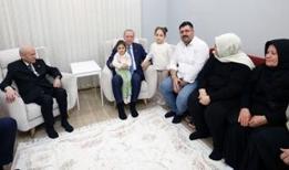 Hataylı depremzede ailenin yeni evlerinde ilk misafirleri Cumhurbaşkanı Erdoğan oldu