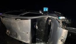 Aydın'da devrilen hafif ticari araçtaki 3 kişi yaralandı