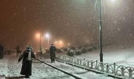 İstanbul'un bazı bölgelerinde kar yağışı etkili oluyor