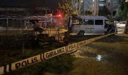 Bursa'da ekipleri seferber eden yangın: Baraka ve minibüs küle döndü